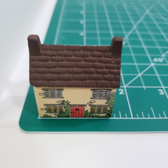 Wade England Figurines Whimsey on Why Broomshaw Cottage #21 - Picture 7 of 11